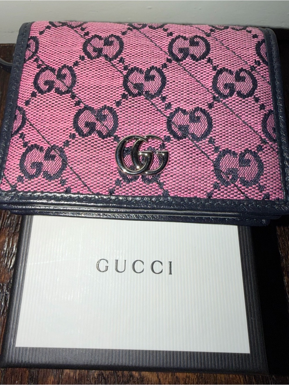 Gucci Marmont wallet in pink GG canvas with navy blue leather trim